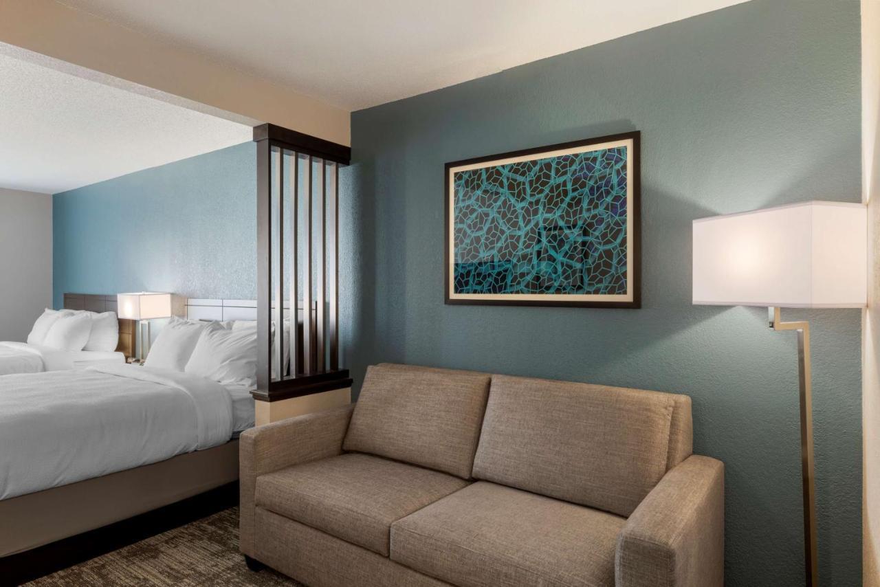 Best Western Watertown Inn & Suites Exteriör bild