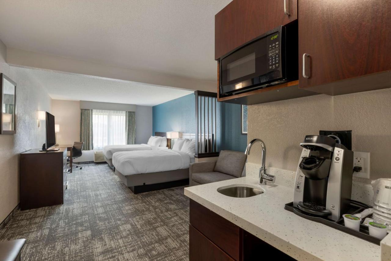 Best Western Watertown Inn & Suites Exteriör bild