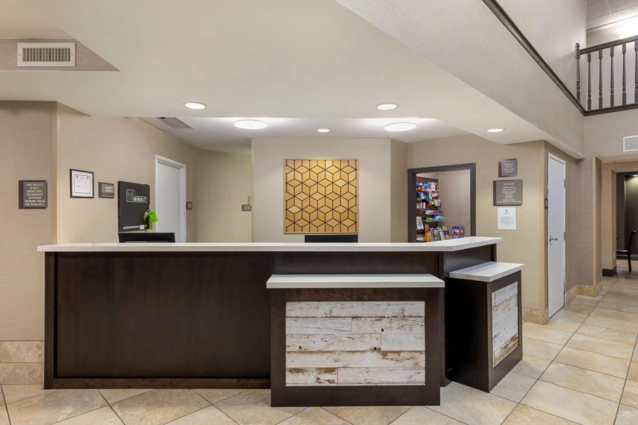 Best Western Watertown Inn & Suites Exteriör bild