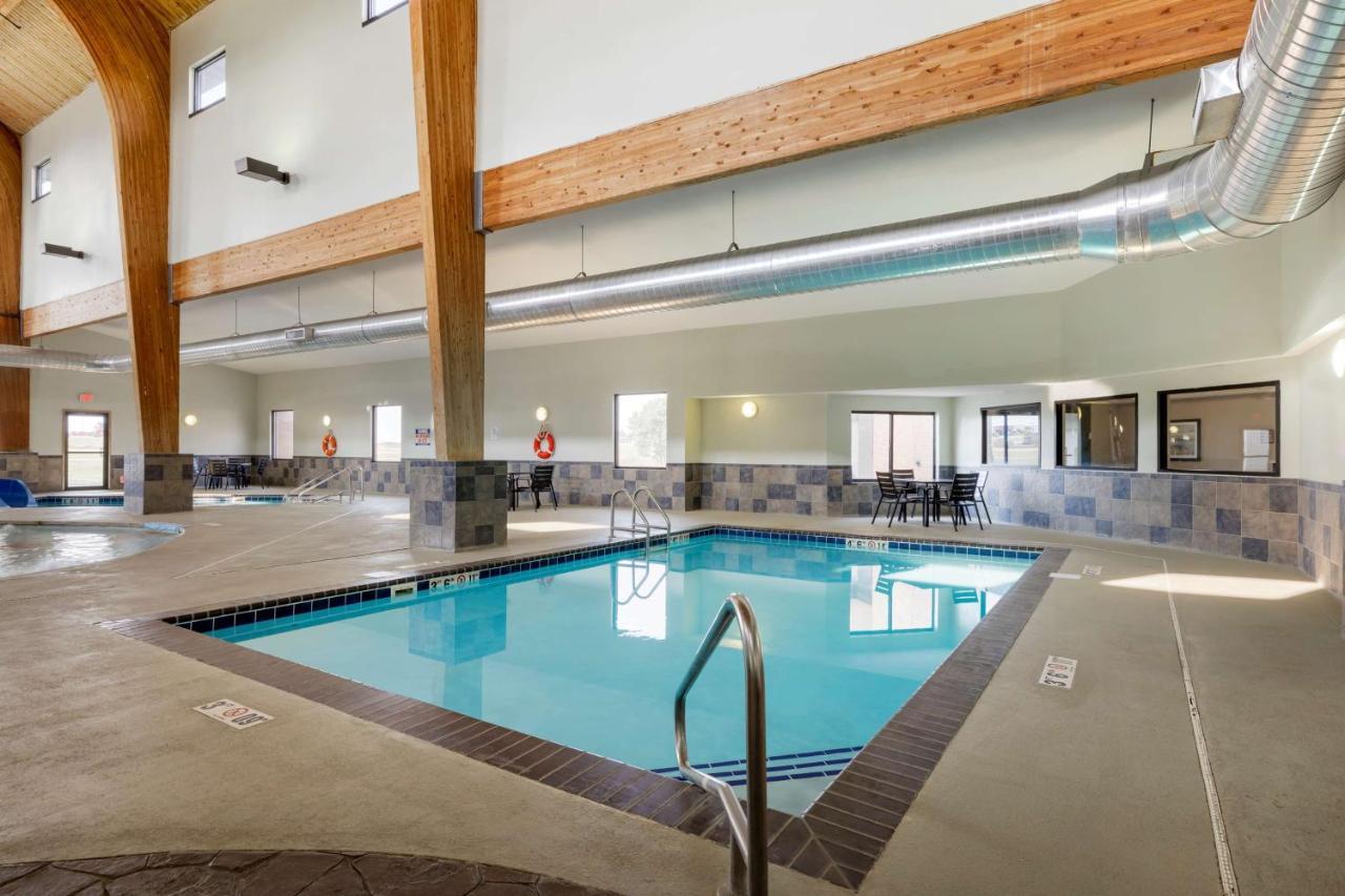 Best Western Watertown Inn & Suites Exteriör bild