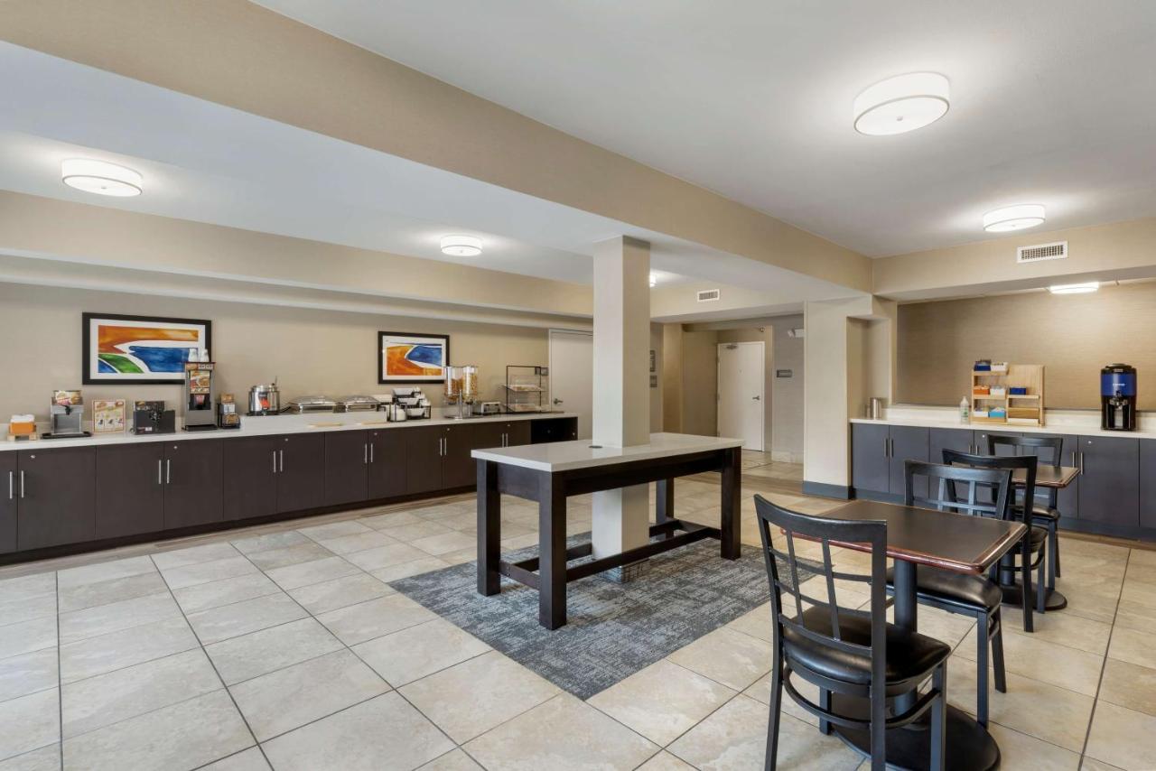 Best Western Watertown Inn & Suites Exteriör bild