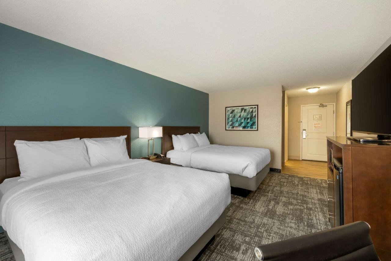 Best Western Watertown Inn & Suites Exteriör bild