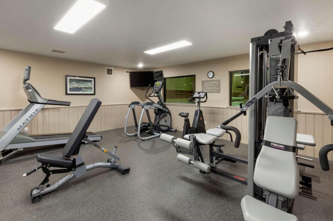 Best Western Watertown Inn & Suites Exteriör bild