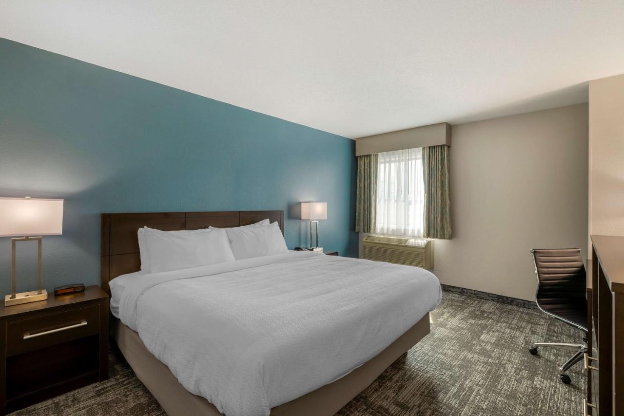 Best Western Watertown Inn & Suites Exteriör bild
