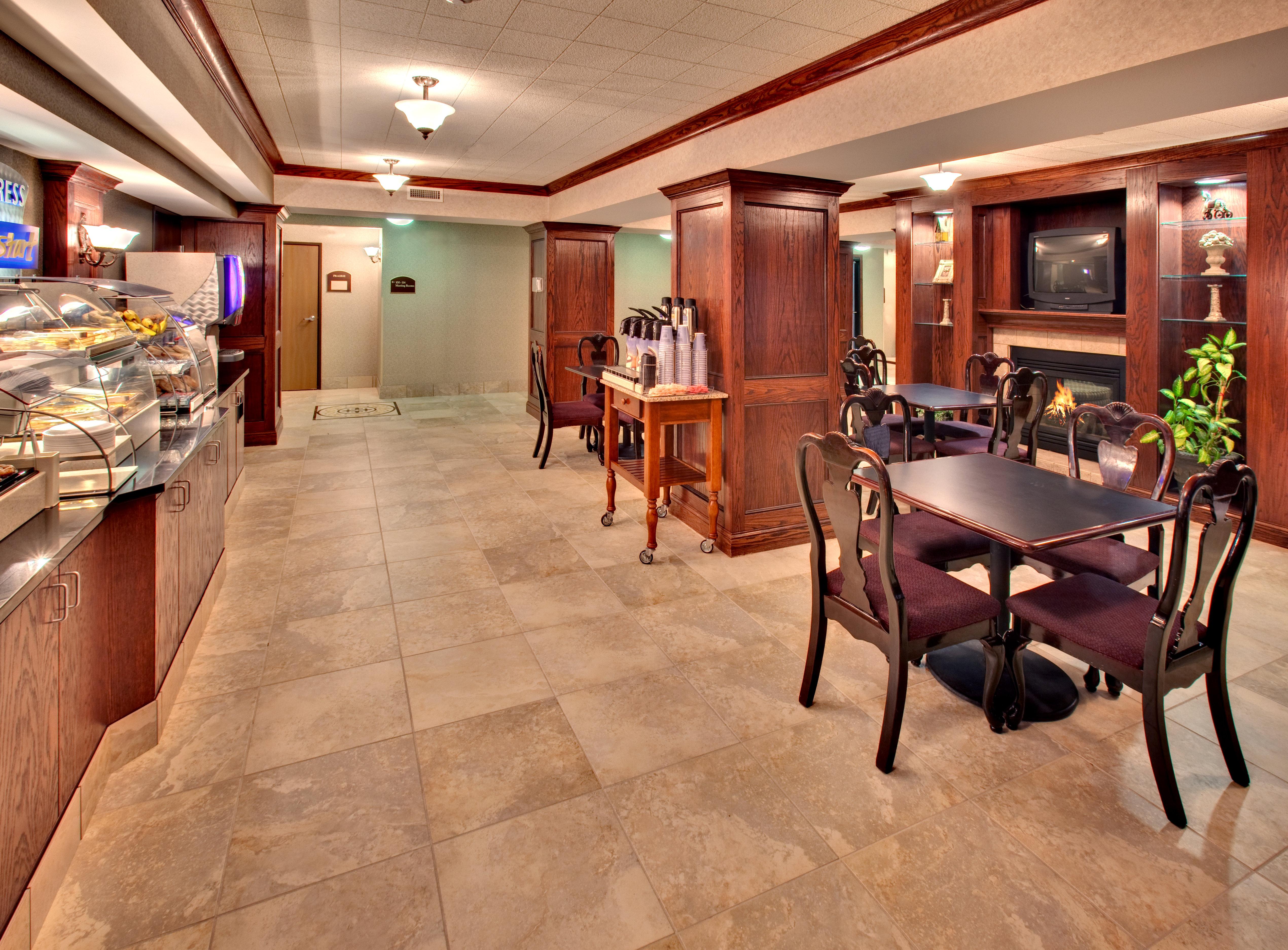 Best Western Watertown Inn & Suites Exteriör bild