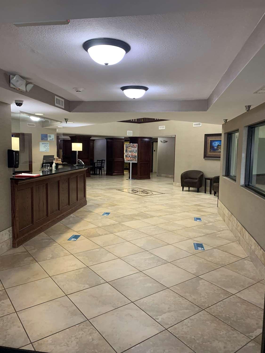 Best Western Watertown Inn & Suites Exteriör bild